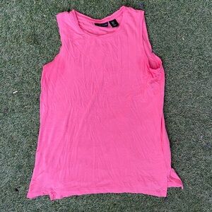 Adrienne Vittadini Coral Pink Sleeveless Muscle Tee Tank Top size S Comfortable